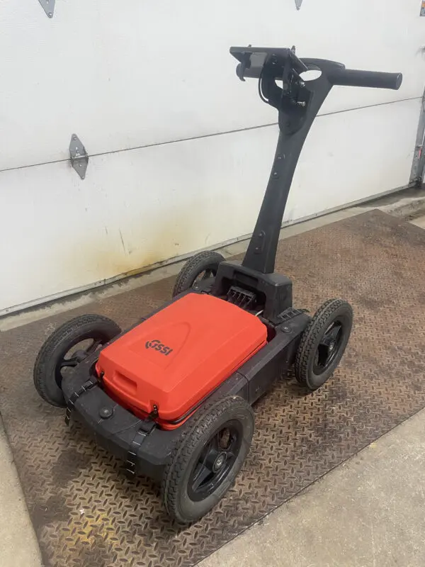GSSI DF 300/800 MHz antenna with 4-wheel cart and tablet controller